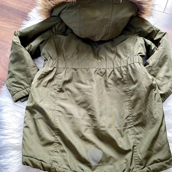 Size 4/5 water resistant winter coat - Picture 3 of 3